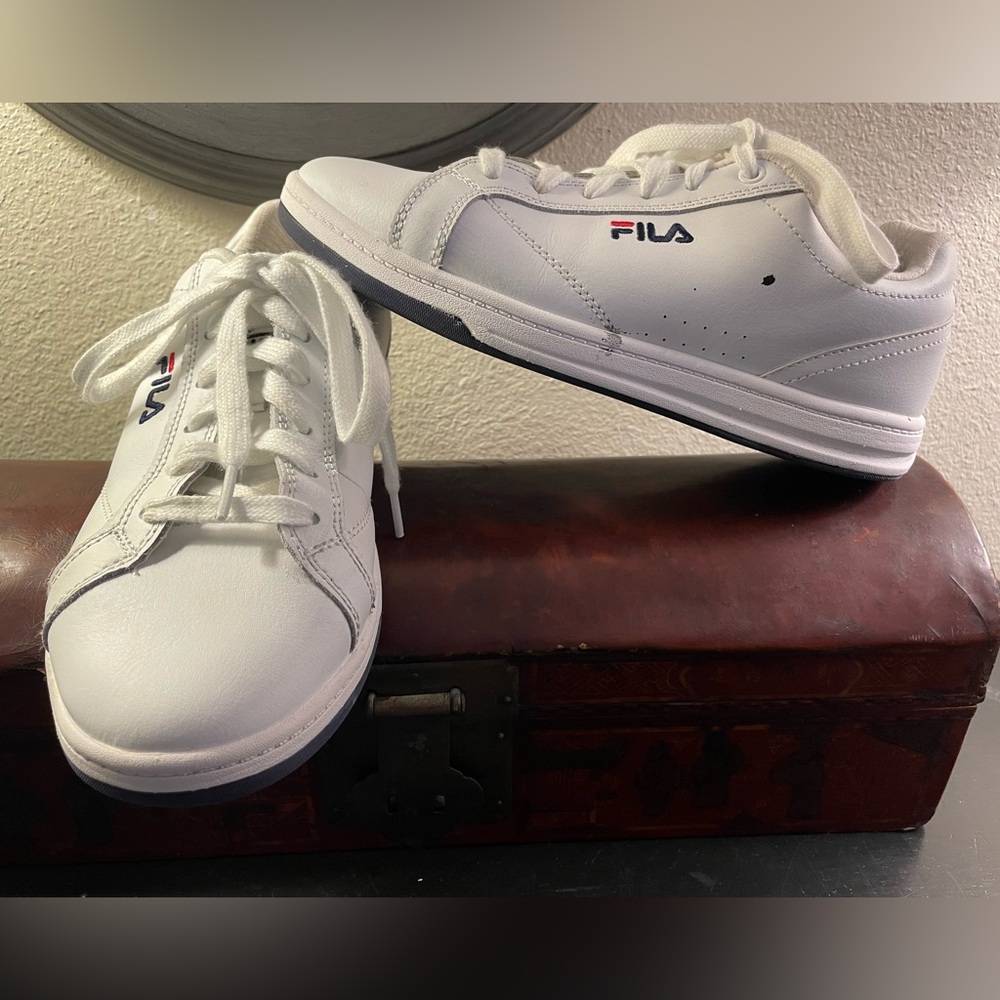 Women's Fila Reunion 5CM00741-125 White Synthetic Leather Sneakers Sz 7